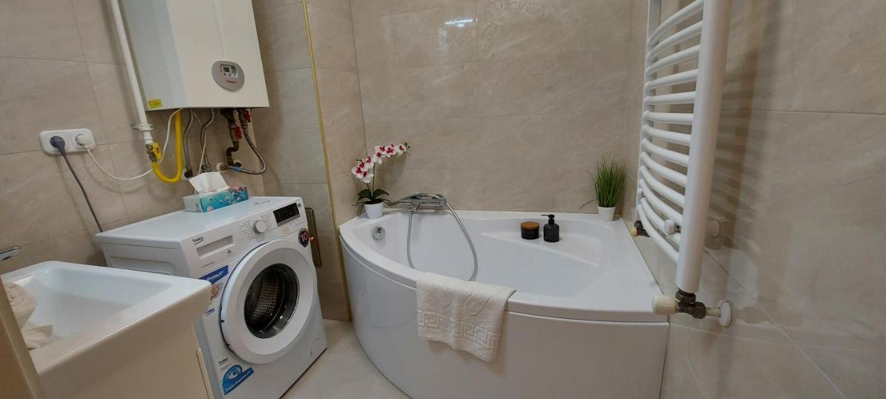 Amulett Suite Apartment Hajduszoboszlo Bagian luar foto