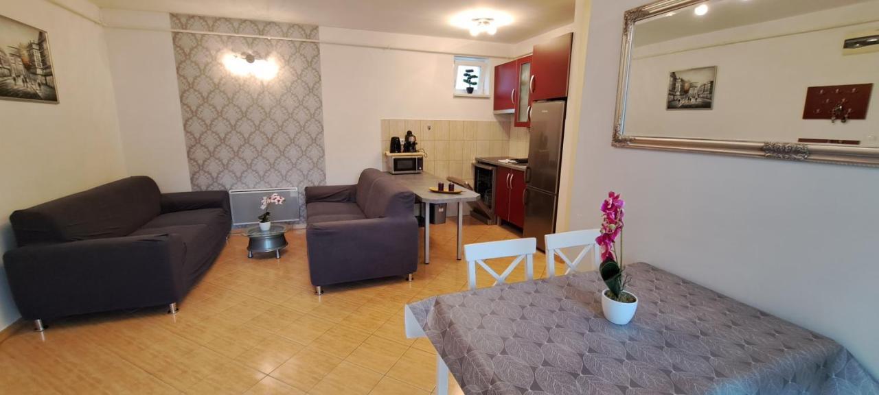 Amulett Suite Apartment Hajduszoboszlo Bagian luar foto